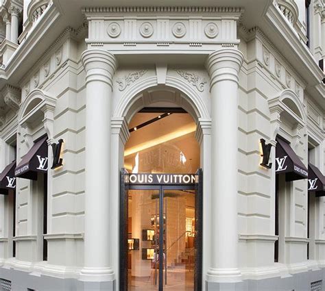 louis vuitton store melbourne crown.